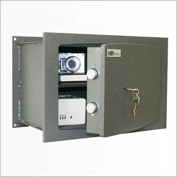 Встраиваемый сейф Safetronics STR 28M/27